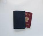 фото Кожаная обложка на паспорт ЧЕРНАЯ
